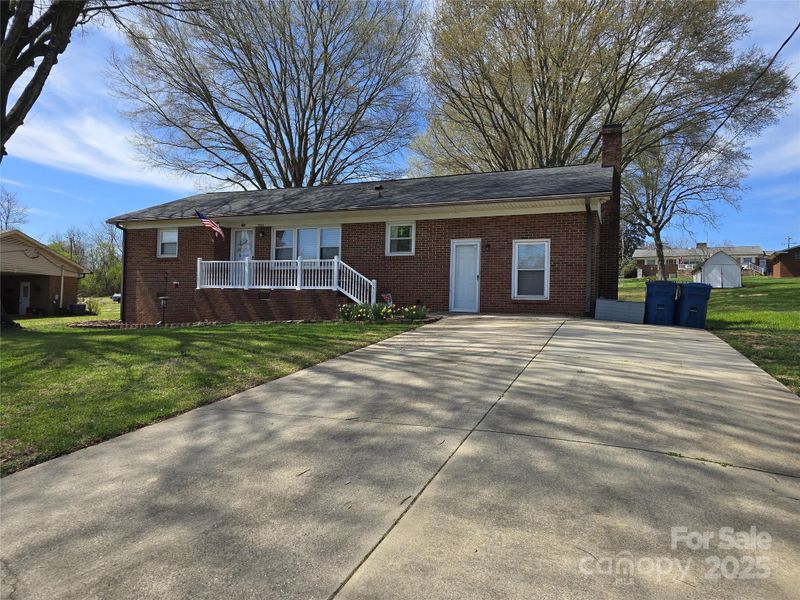 3025 School St, Claremont, NC 28610