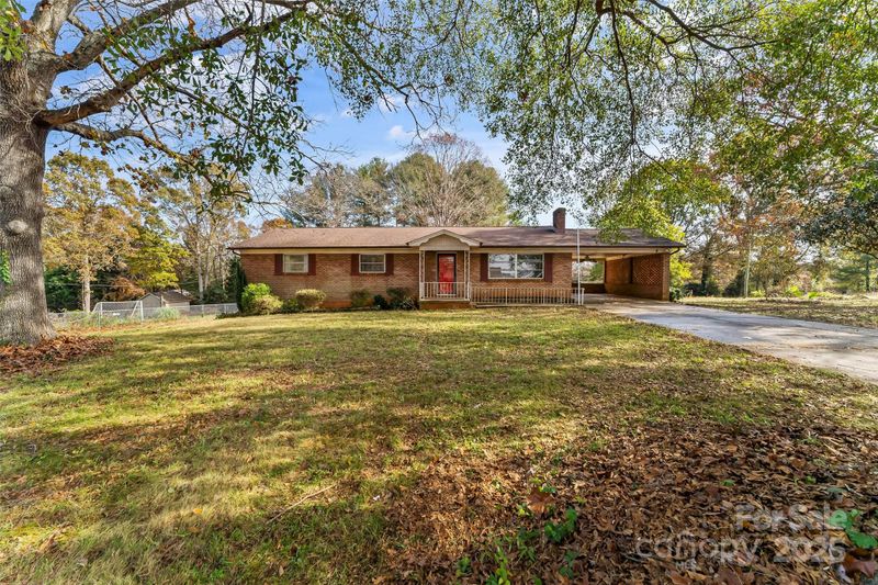3320 28th St NE, Hickory, NC 28601