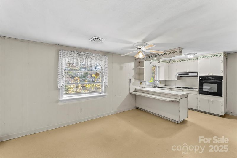 3320 28th St NE, Hickory, NC 28601