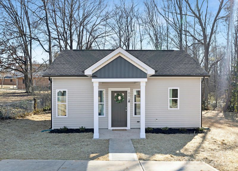 606 S 10th St, Bessemer City, NC 28016