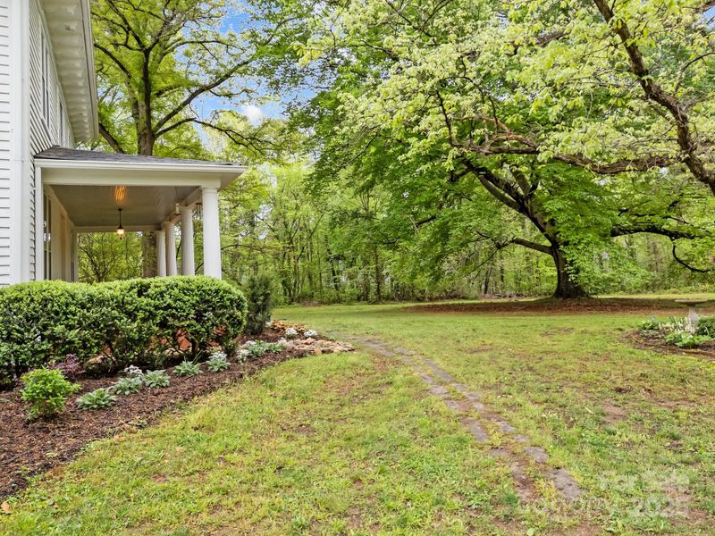 740 Woodlawn Ave, Mount Holly, NC 28120