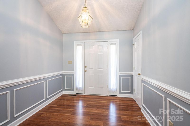 2426 36th Ave NE, Hickory, NC 28601