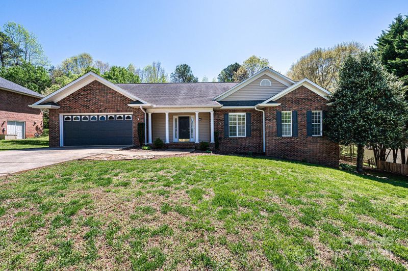 2426 36th Ave NE, Hickory, NC 28601