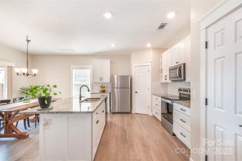 1124 Culver Spring Way, Charlotte, NC 28215