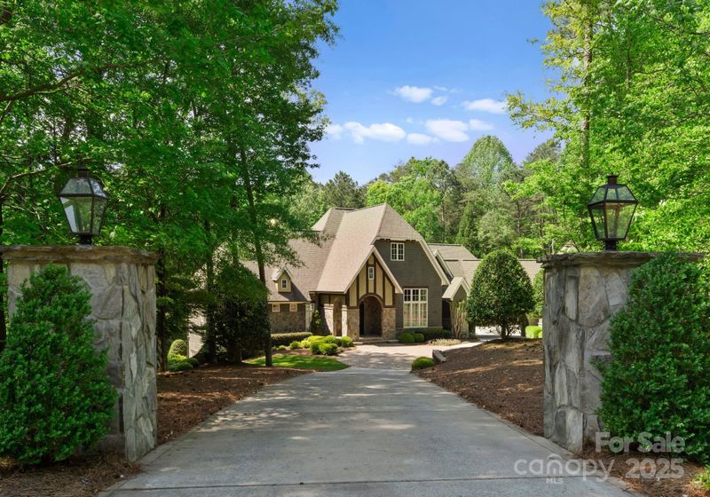10915 Hermit Thrush Ln, Charlotte, NC 28278