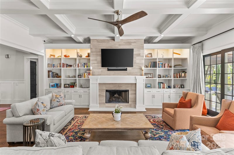 2137 Foxcroft Woods Ln, Charlotte, NC 28211
