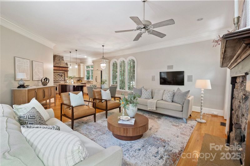 3819 Gleneagles Rd, Charlotte, NC 28210