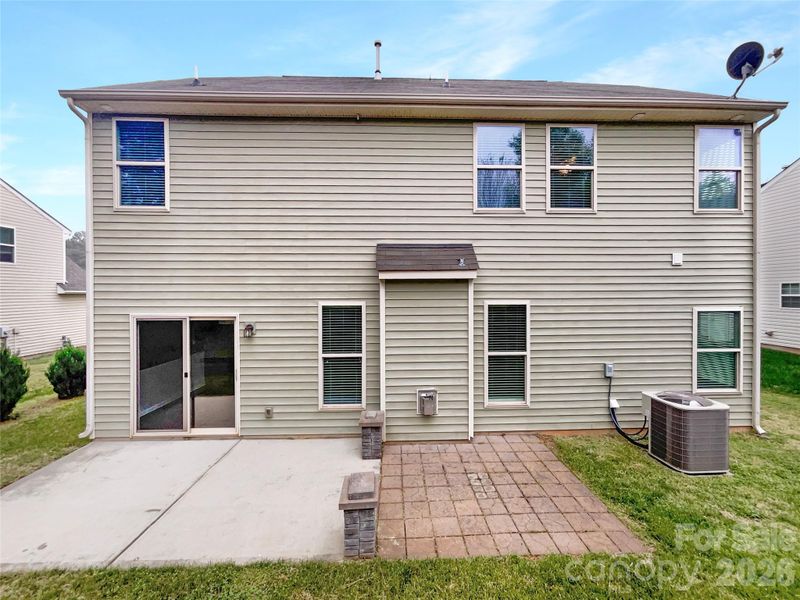 305 Augustus Ln, Mount Holly, NC 28120