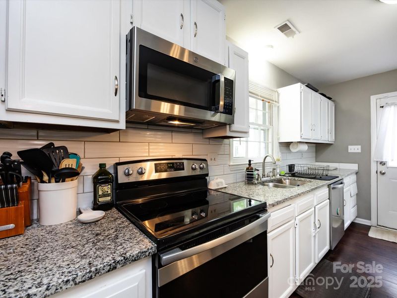 7820 Elm Tree Ln, Charlotte, NC 28227