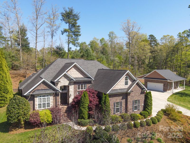 5016 Woodwinds Dr NE, Hickory, NC 28601
