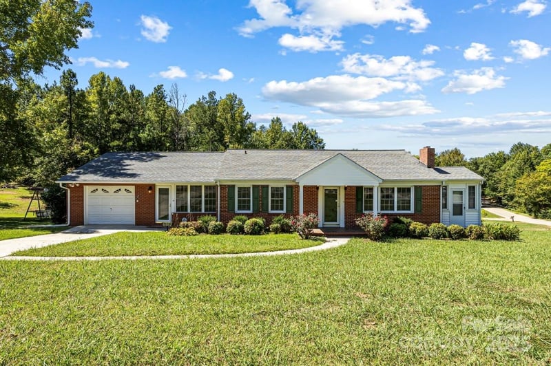 4462 Flat Creek Rd, Heath Springs, SC 29058