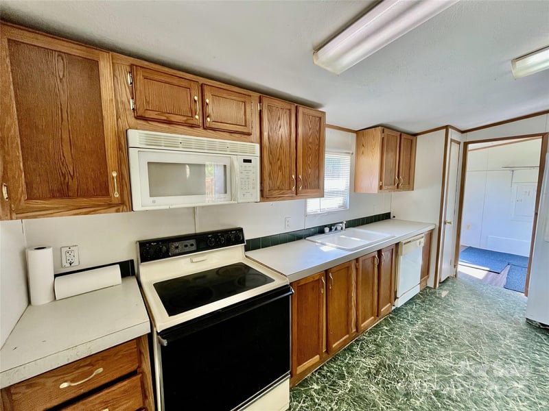 105 Branson Dr, Olin, NC 28660
