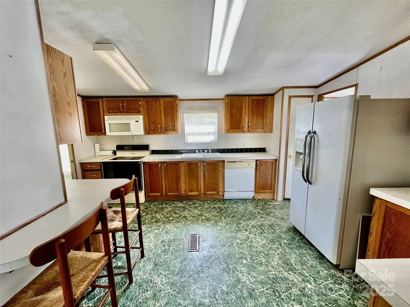 105 Branson Dr, Olin, NC 28660