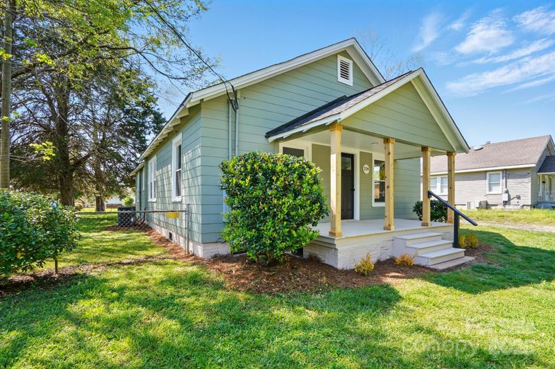 224 Adrian St, Mount Holly, NC 28120