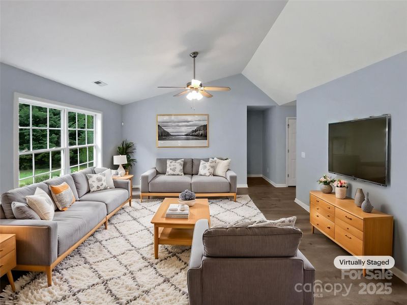 526 Pennyfields Ln, Clover, SC 29710