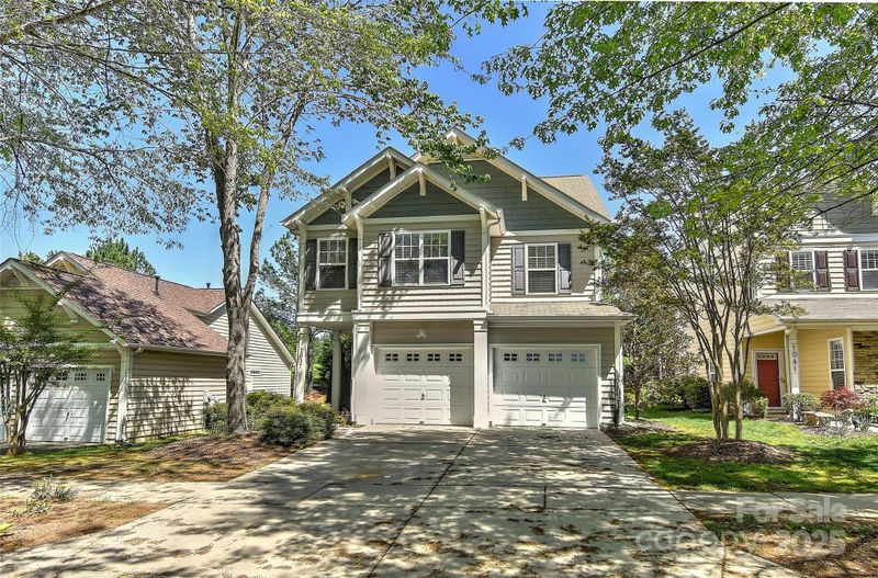 1037 Hammond Dr, Matthews, NC 28104