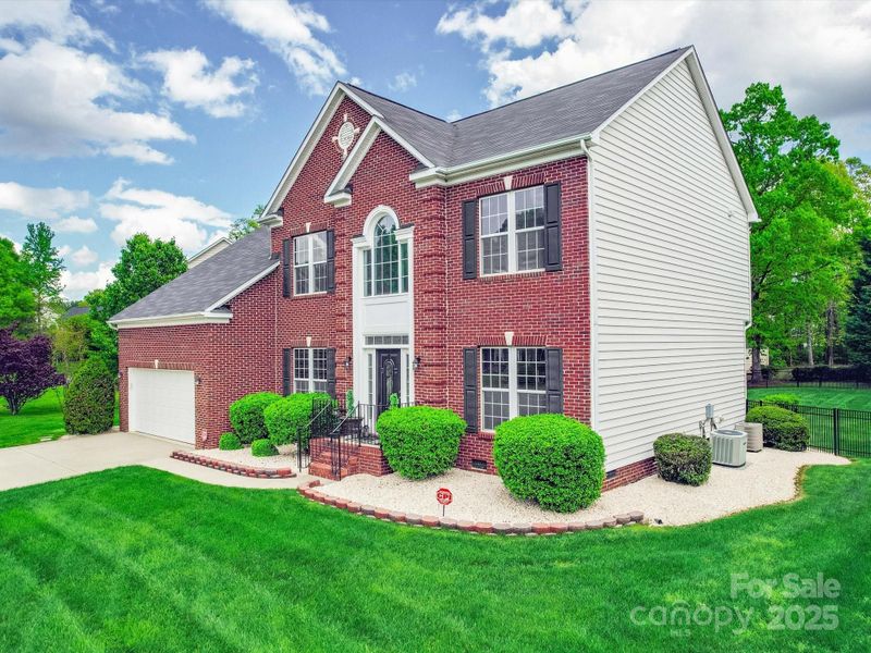 9001 Fenwick Dr, Indian Trail, NC 28079