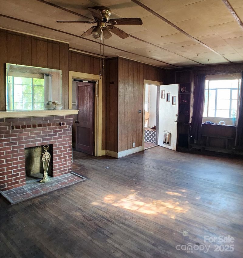 40 Ranlo Ave, Gastonia, NC 28054