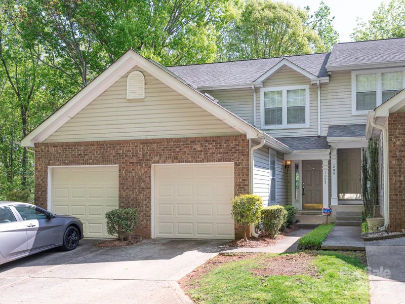 1203 Maple Shade Ln, Charlotte, NC 28270