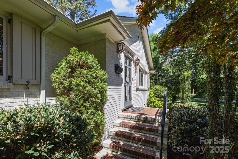 311 Mcalway Rd, Charlotte, NC 28211