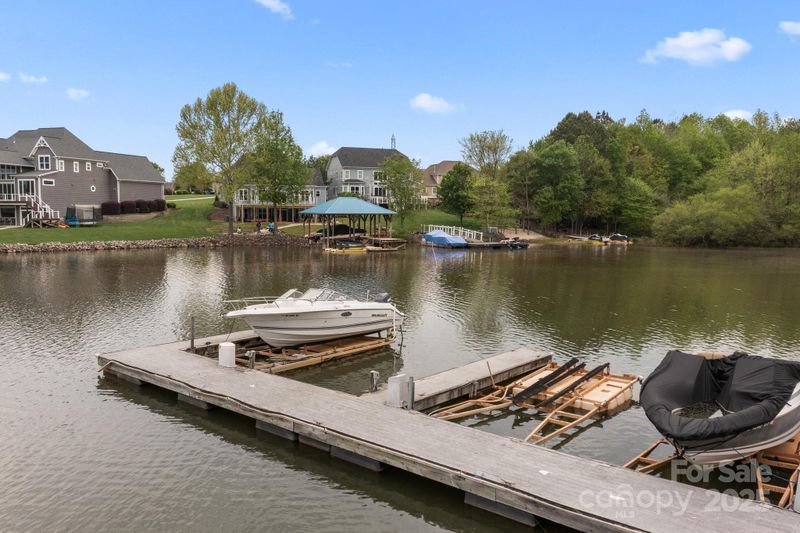 263 Fernbrook Dr, Mooresville, NC 28117