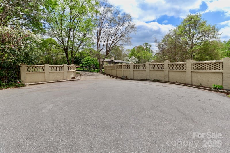 455 W Gleneagles Rd, Statesville, NC 28625