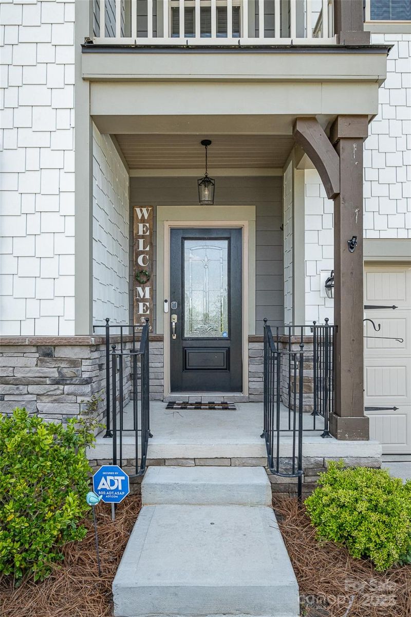 17502 Snug Harbor Rd, Charlotte, NC 28278