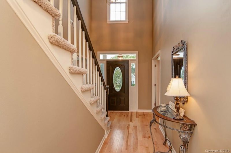 8500 Netherfield Ct, Charlotte, NC 28277