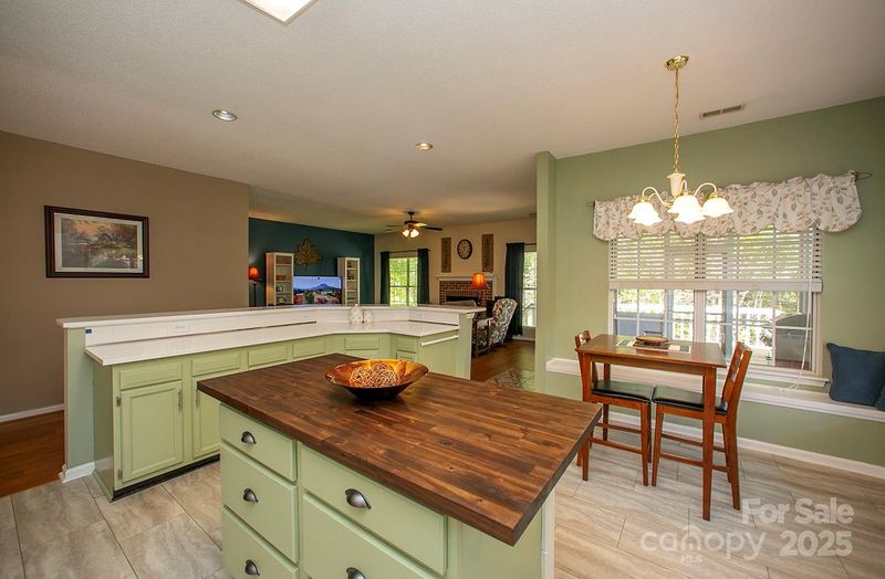 12435 Mallard Dr, Charlotte, NC 28269