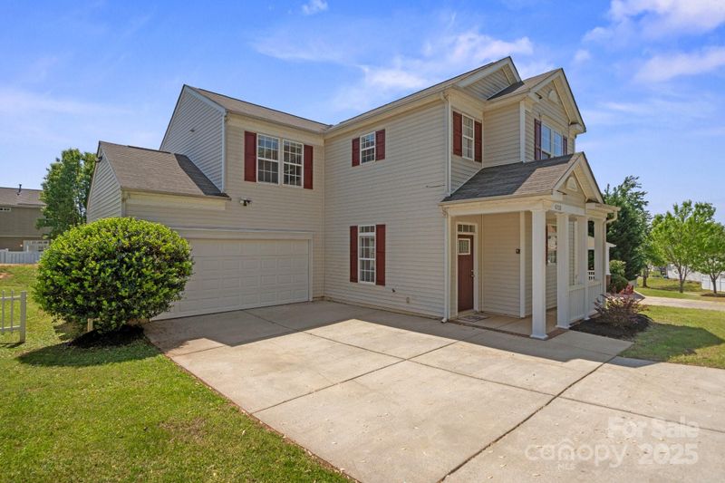 6135 Raisin Tree Ln, Charlotte, NC 28215
