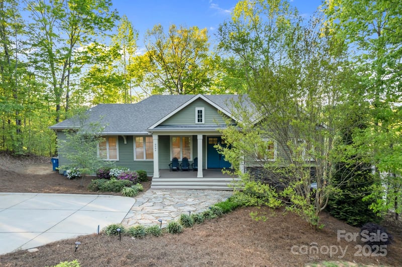 8086 Summit Ridge Dr, Catawba, NC 28609