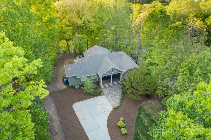 8086 Summit Ridge Dr, Catawba, NC 28609