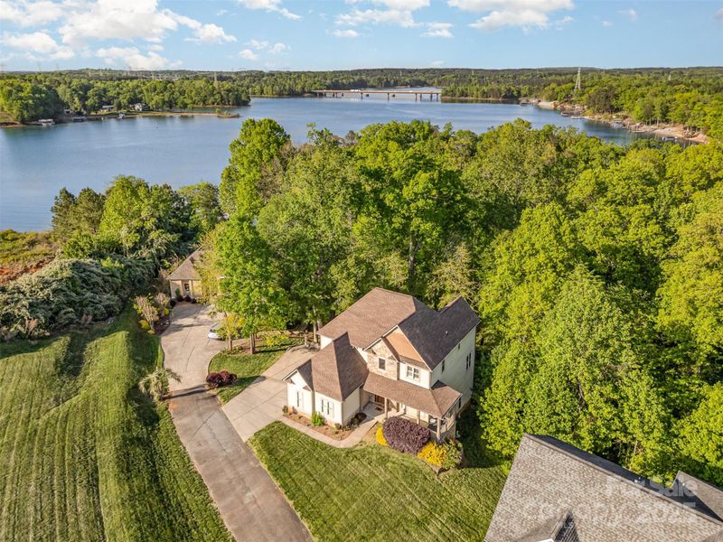 1713 Mt Isle Harbor Dr, Charlotte, NC 28214