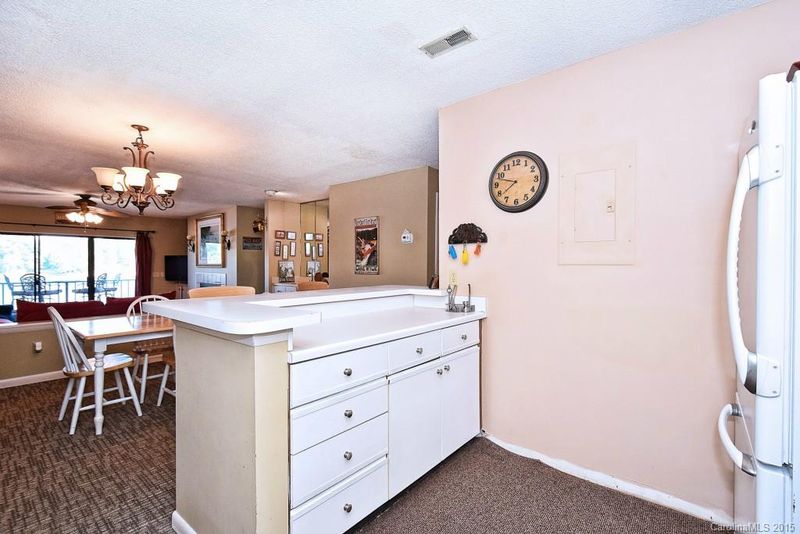 7324 Lakefront Dr #6, Charlotte, NC 28278