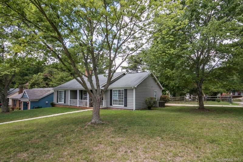 2704 Olde Whitehall Rd, Charlotte, NC 28273