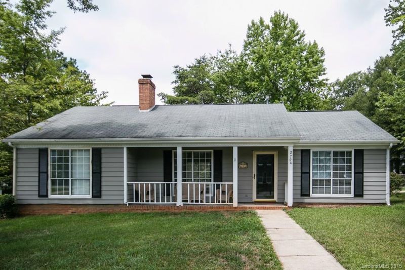 2704 Olde Whitehall Rd, Charlotte, NC 28273