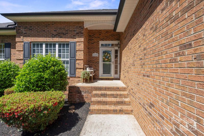 123 Shoreview Dr, Mooresville, NC 28117