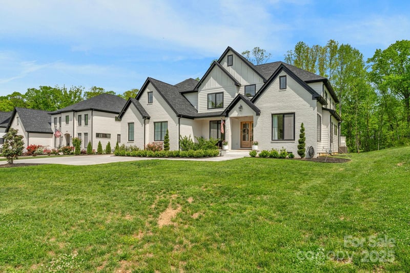 2165 Country Club Rd, Lincolnton, NC 28092