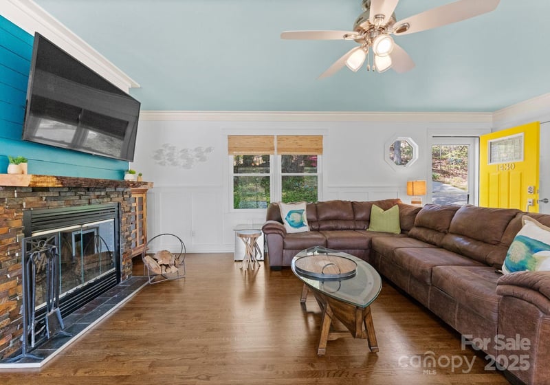 1430 Mollys Backbone Rd, Catawba, NC 28609
