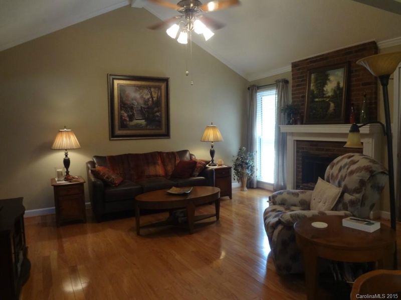 208 Wilcrest Dr, Matthews, NC 28105