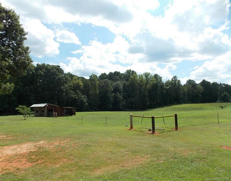 843 Sloans Mill Rd, Olin, NC 28660