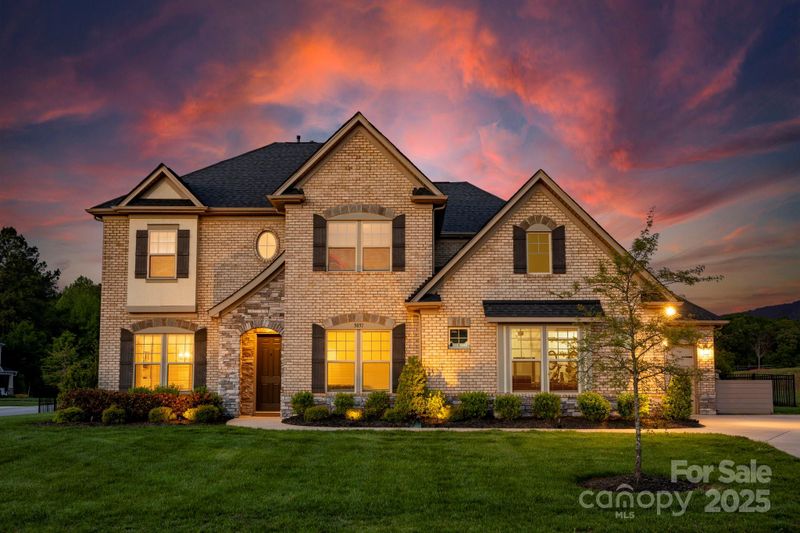 5051 Hyannis Ct, Matthews, NC 28104