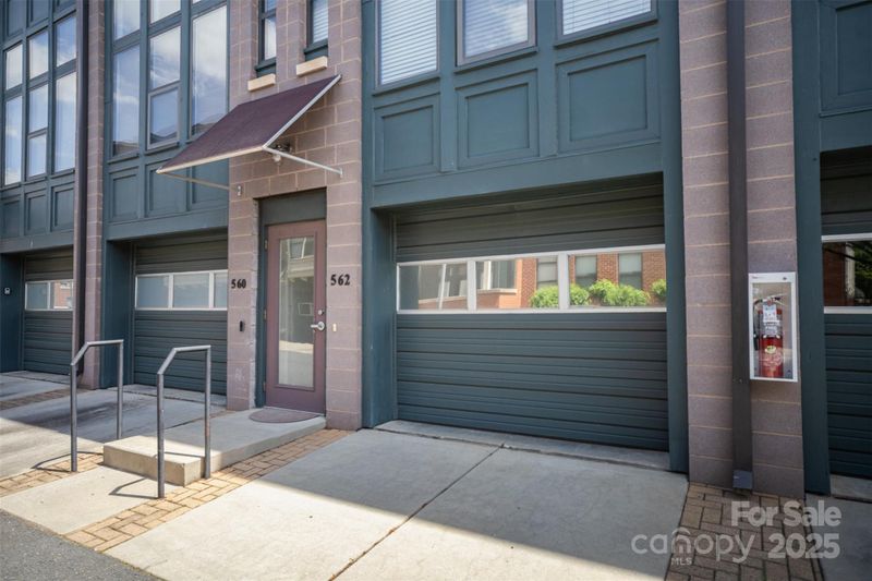 562 New Bern Station Ct, Charlotte, NC 28209
