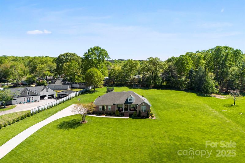 3003 Eaker Dr, Cherryville, NC 28021