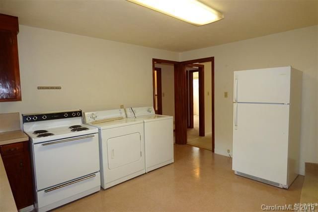30 39th Avenue Ct NW, Hickory, NC 28601