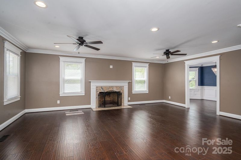 3755 11th St NE, Hickory, NC 28601