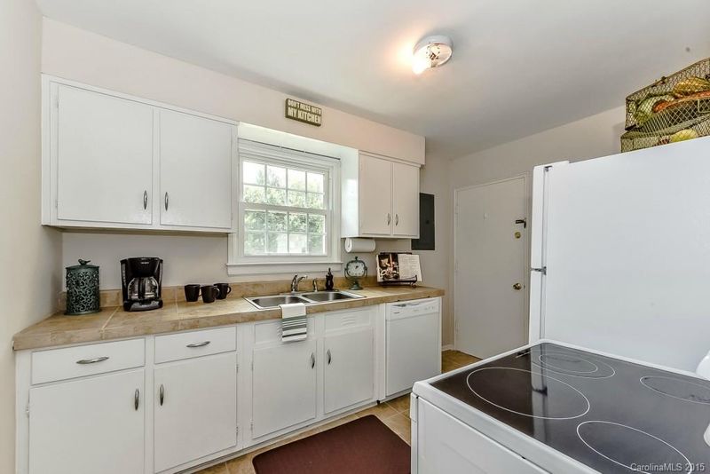 301 Wakefield Dr #C, Charlotte, NC 28209