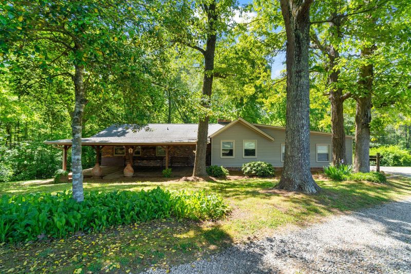 237 Fea Ln, Iron Station, NC 28080