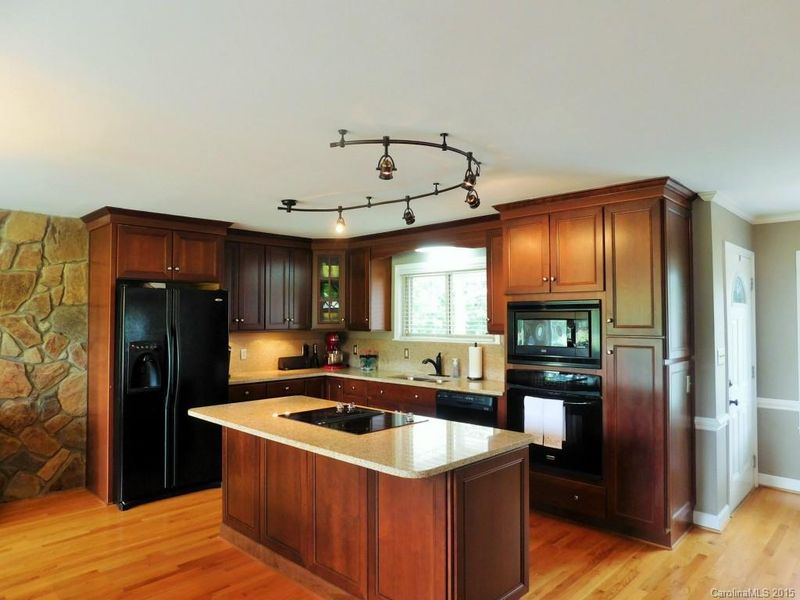 1403 Killian Rd, Stanley, NC 28164