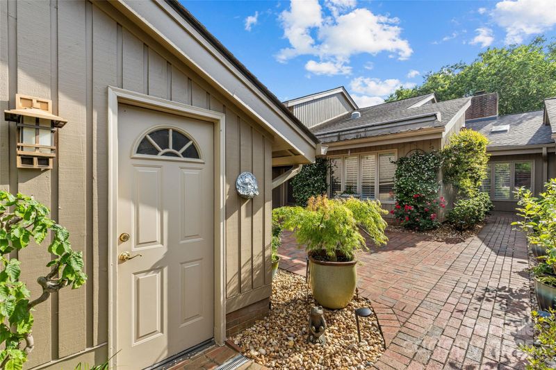 5306 Sandtrap Ln, Charlotte, NC 28226